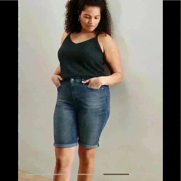 Banana Republic High-Rise Dark Wash Denim Short - Picture 1 of 6